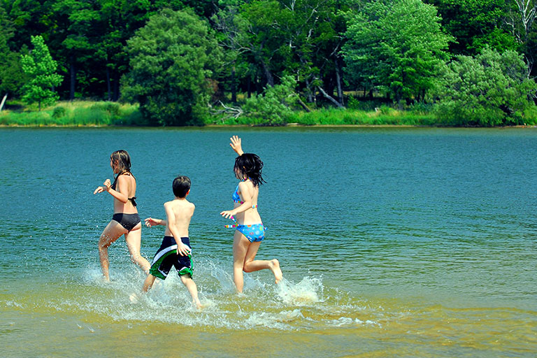 La Baignade La baignade dans le Lac de Montriond